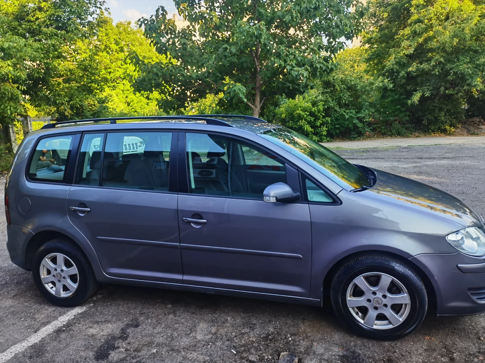 VW Touran, снимка 3 - Автомобили и джипове - 55729181
