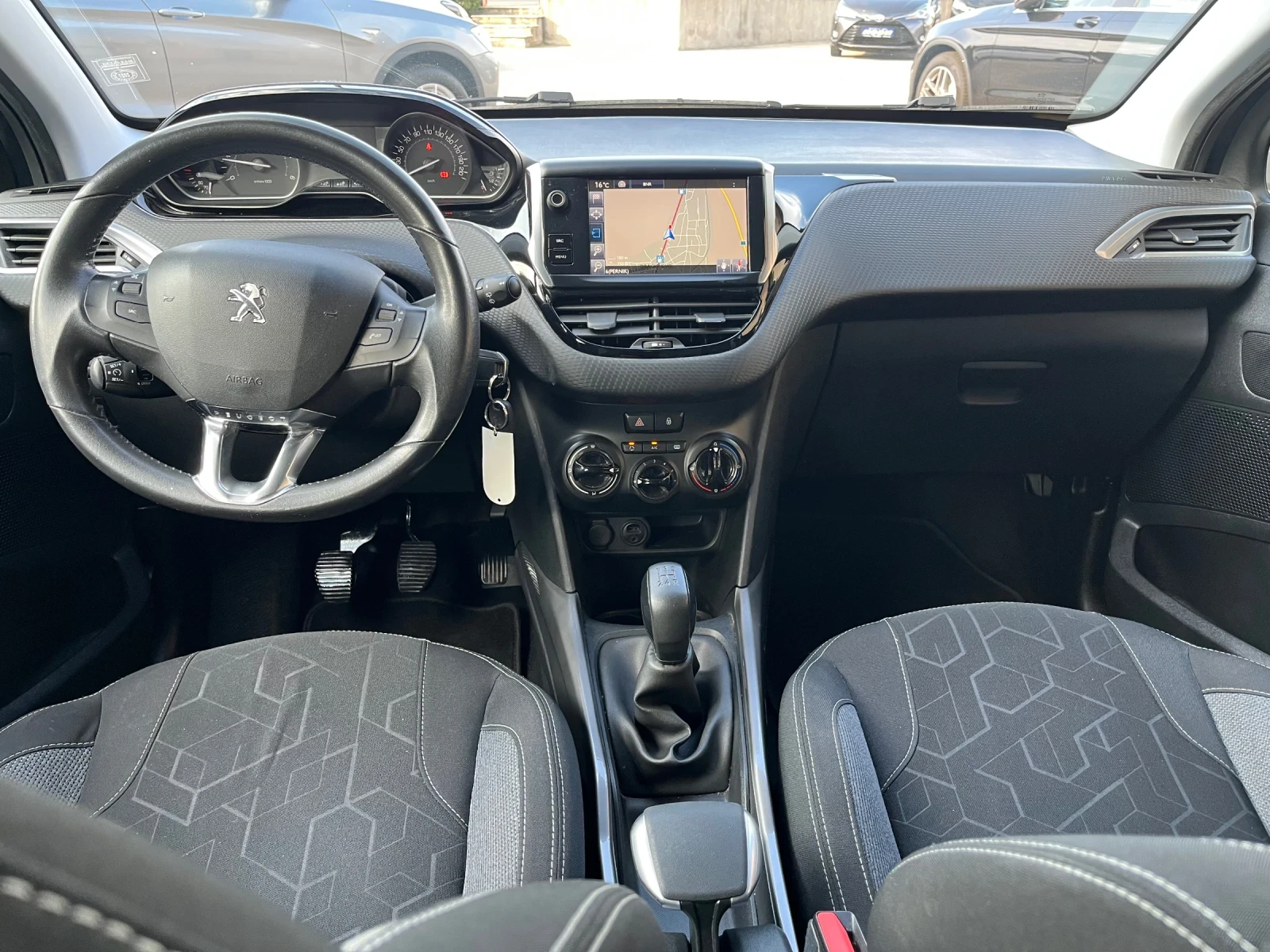 Peugeot 2008 1, 6 BLUEHDI-LED-NAVI-FACE-EURO6B, снимка 9 - Автомобили и джипове - 56160049