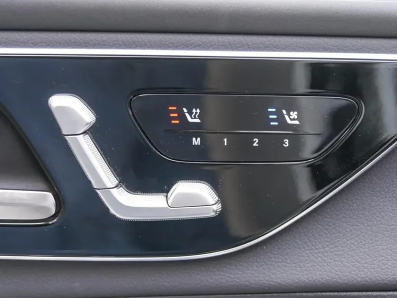 Mercedes-Benz GLC 400 e 4Matic = AMG Line = Premium Plus Гаранция, снимка 3 - Автомобили и джипове - 52540296