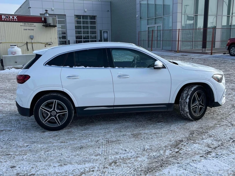 Mercedes-Benz GLA 250 * 250 * CARFAX * ФИНАНСИРАНЕ* , снимка 3 - Автомобили и джипове - 52801160