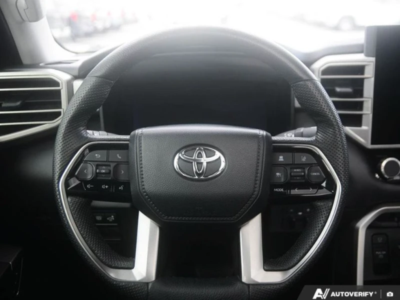 Toyota Tundra Limited | Running Boards  | Adaptive Cruise Contro, снимка 12 - Автомобили и джипове - 53284151