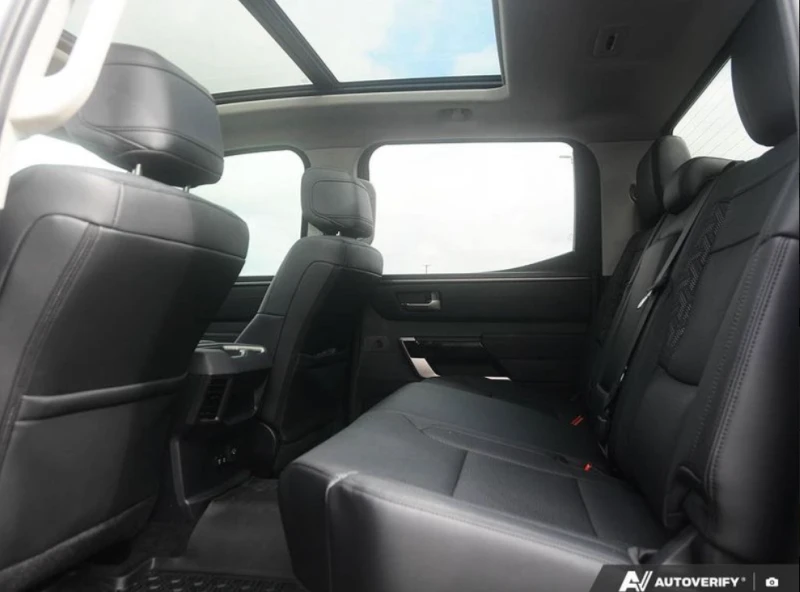 Toyota Tundra Limited | Running Boards  | Adaptive Cruise Contro, снимка 17 - Автомобили и джипове - 53284151