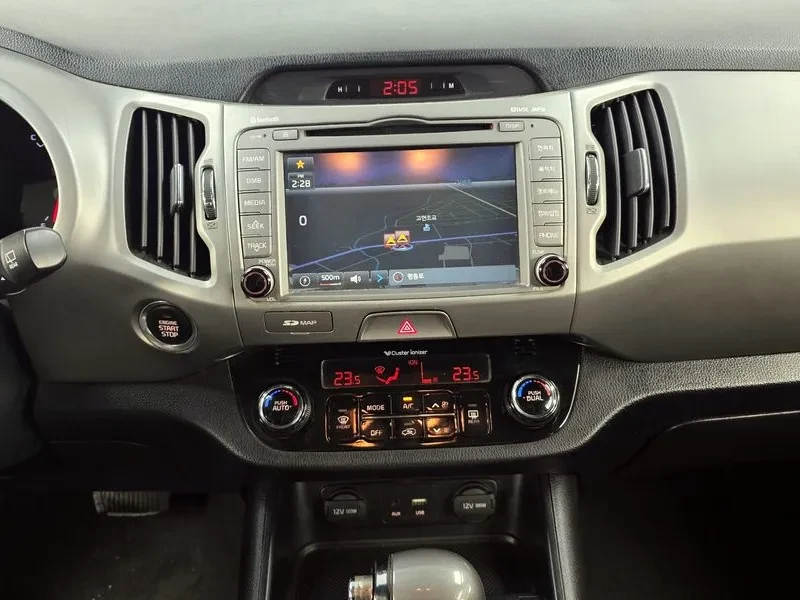 Kia Sportage, снимка 14 - Автомобили и джипове - 52557978