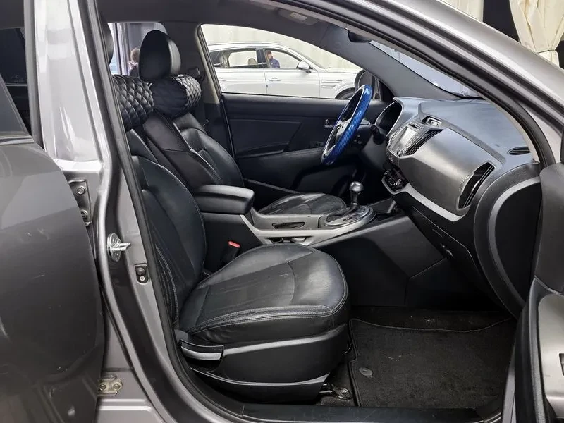 Kia Sportage, снимка 11 - Автомобили и джипове - 52557978
