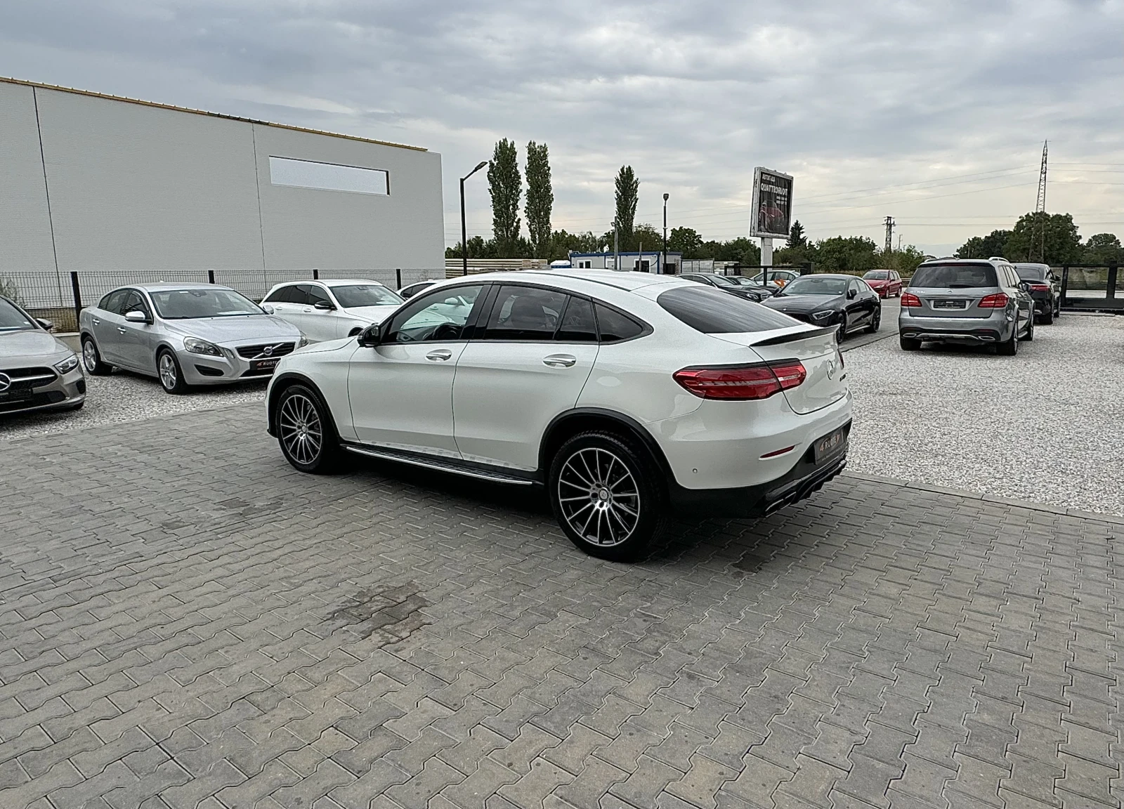 Mercedes-Benz GLC 350 d * AMG Pack* Обдухване/Подгрев/Keyless/360Камера - изображение 6