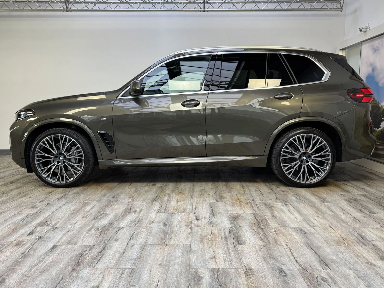 BMW X5 4.0i xDrive - изображение 6