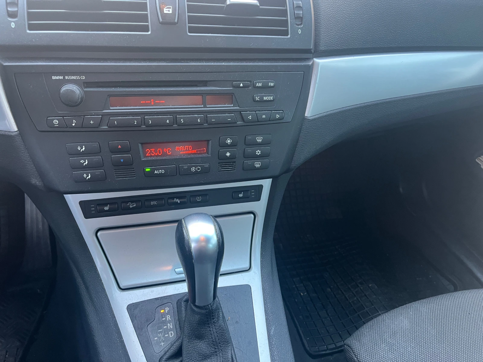 BMW X3 2.0d M-paket Шум в двигателя, снимка 9 - Автомобили и джипове - 53815841