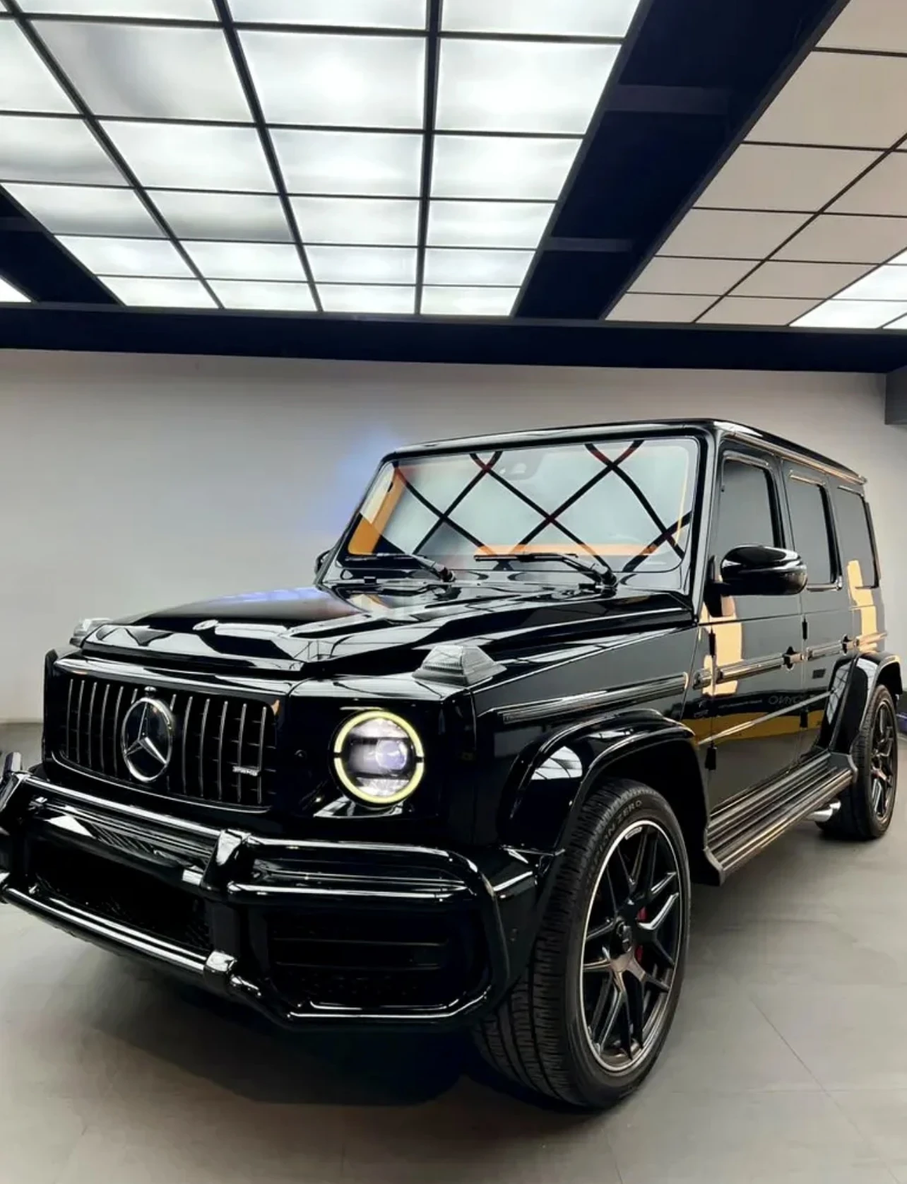 Mercedes-Benz G 63 AMG Brabus Салон, снимка 3 - Автомобили и джипове - 54230659