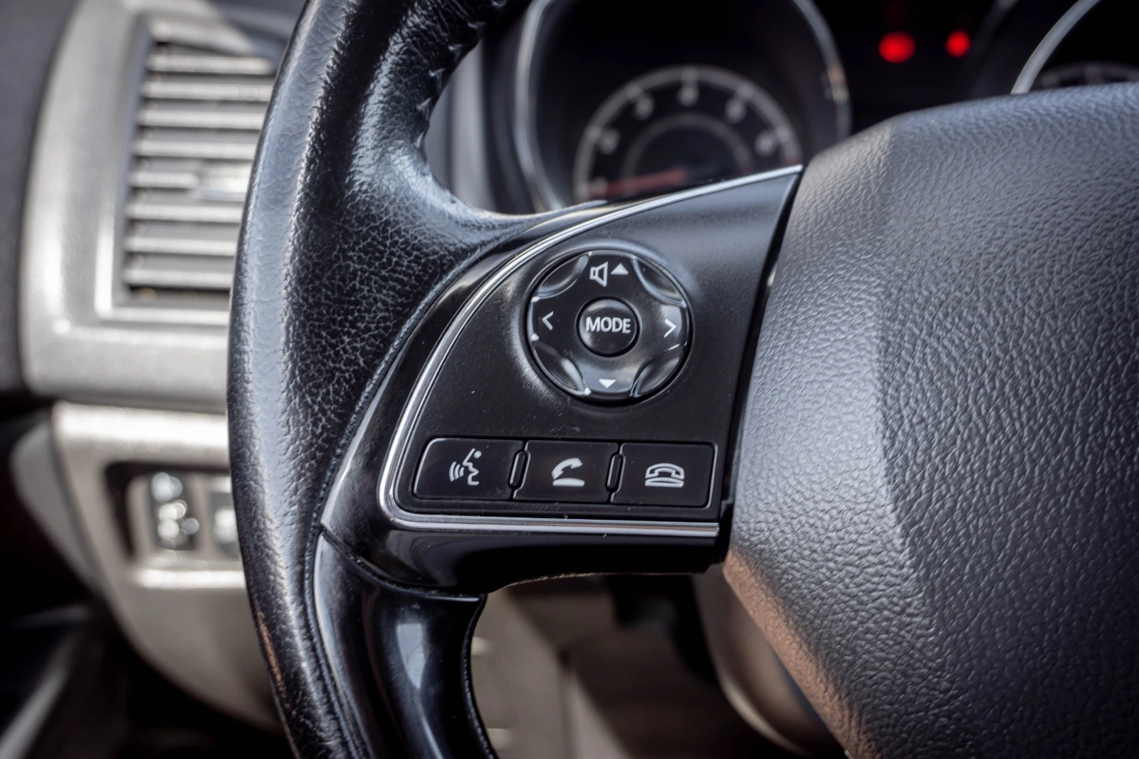 Mitsubishi ASX 1.6 бензин ТОП! С ГАРАНЦИЯ! , снимка 15 - Автомобили и джипове - 55231045