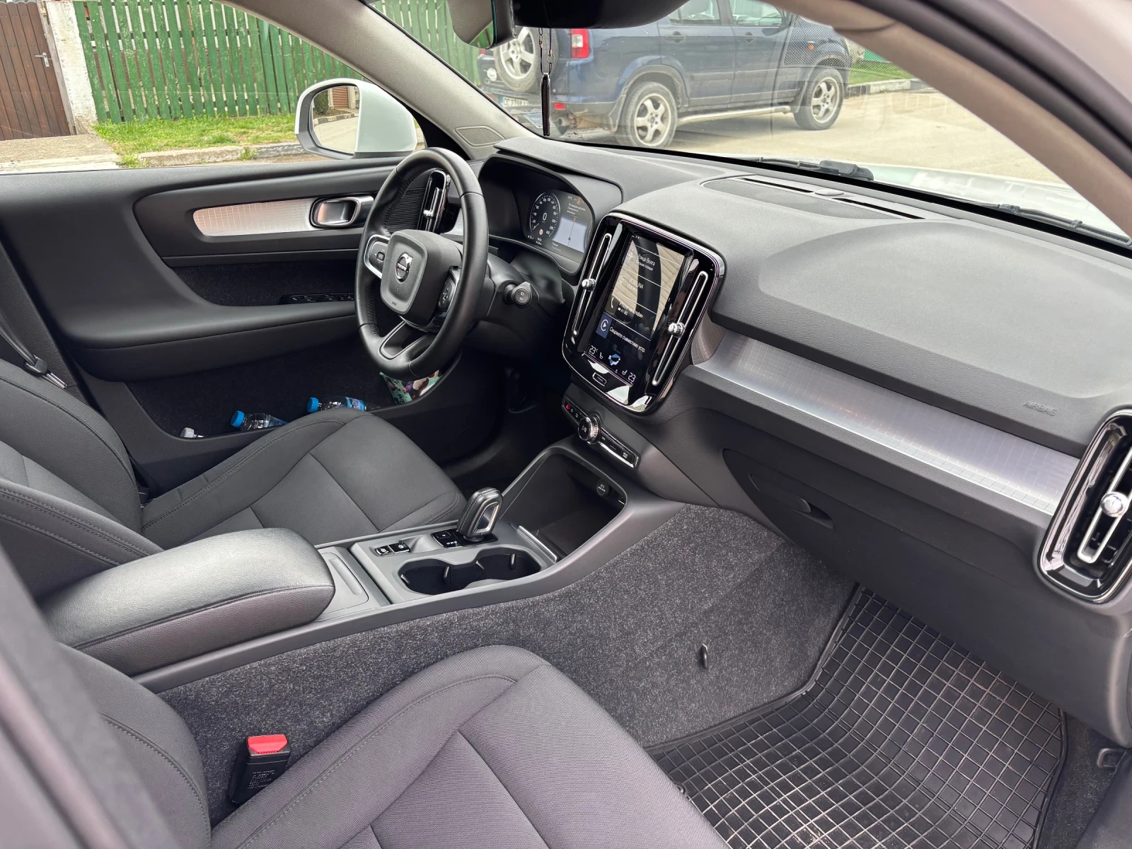 Volvo XC40 B4 2.0 Milh Hibrid - 197 �� - 4 ������. | Mobile.bg � ����������� 4