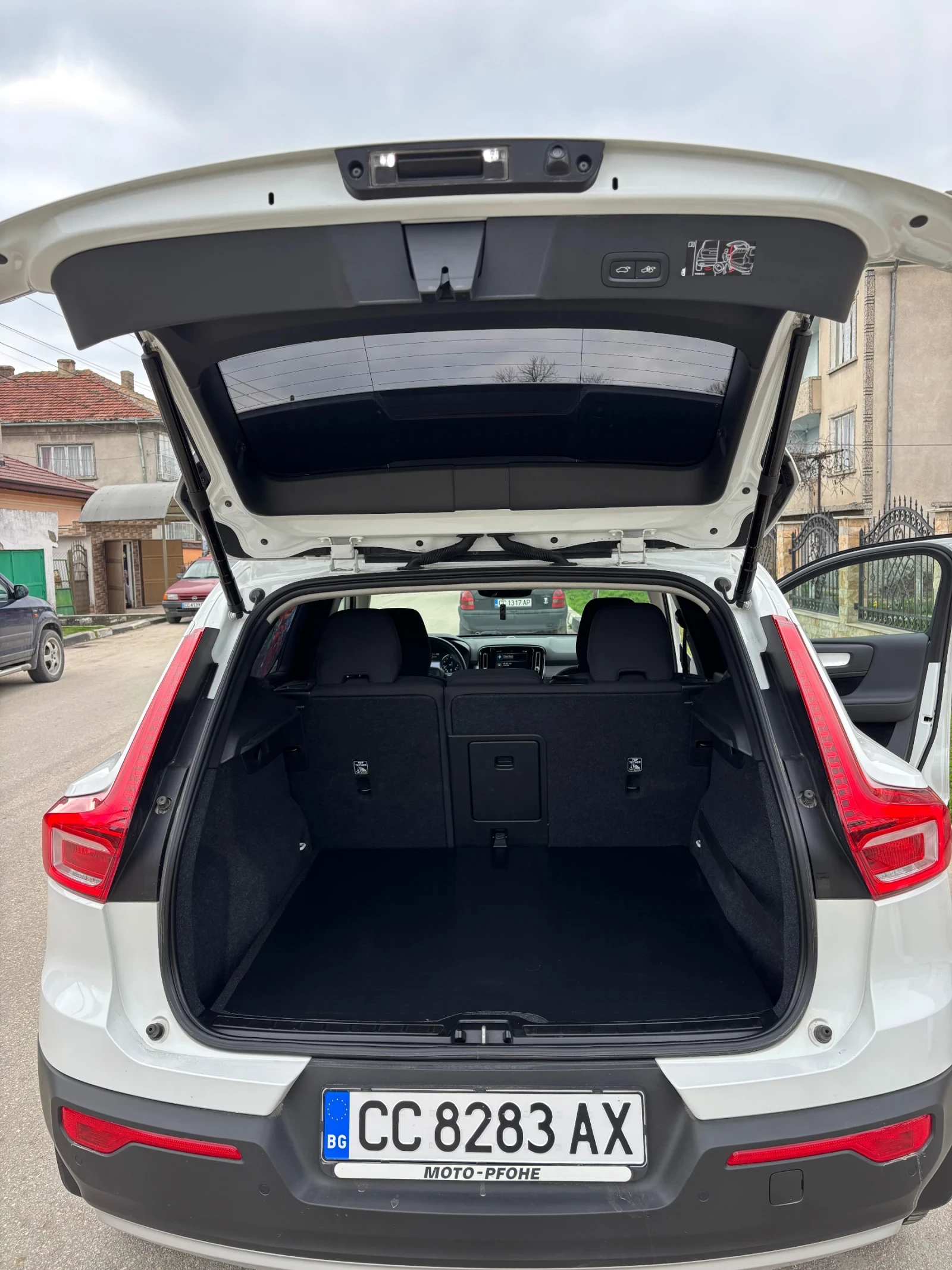 Volvo XC40 B4 2.0 Milh Hibrid - 197 �� - 4 ������. | Mobile.bg � ����������� 8