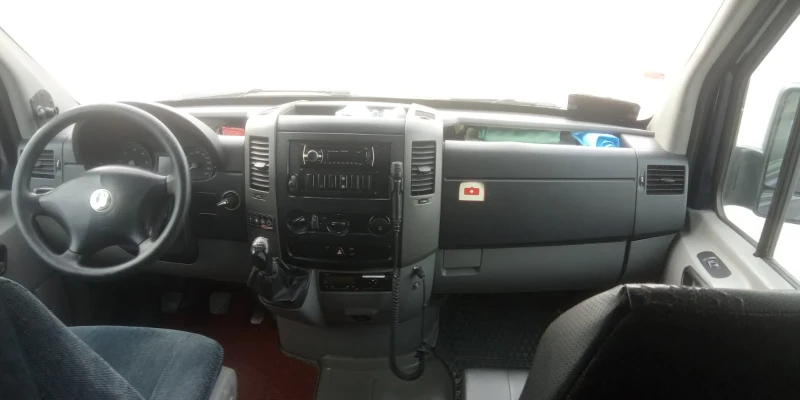 VW Crafter, снимка 12 - Бусове и автобуси - 49105660