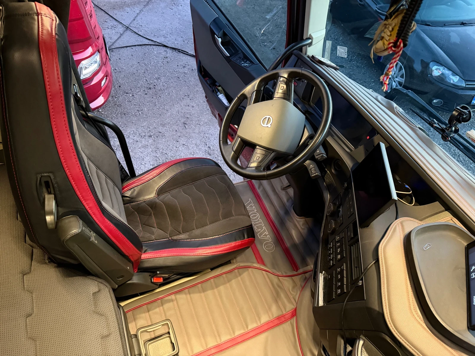 Volvo Fh 500TC/i-Save/Мега/XL-Globetrotter, снимка 8 - Камиони - 53625910