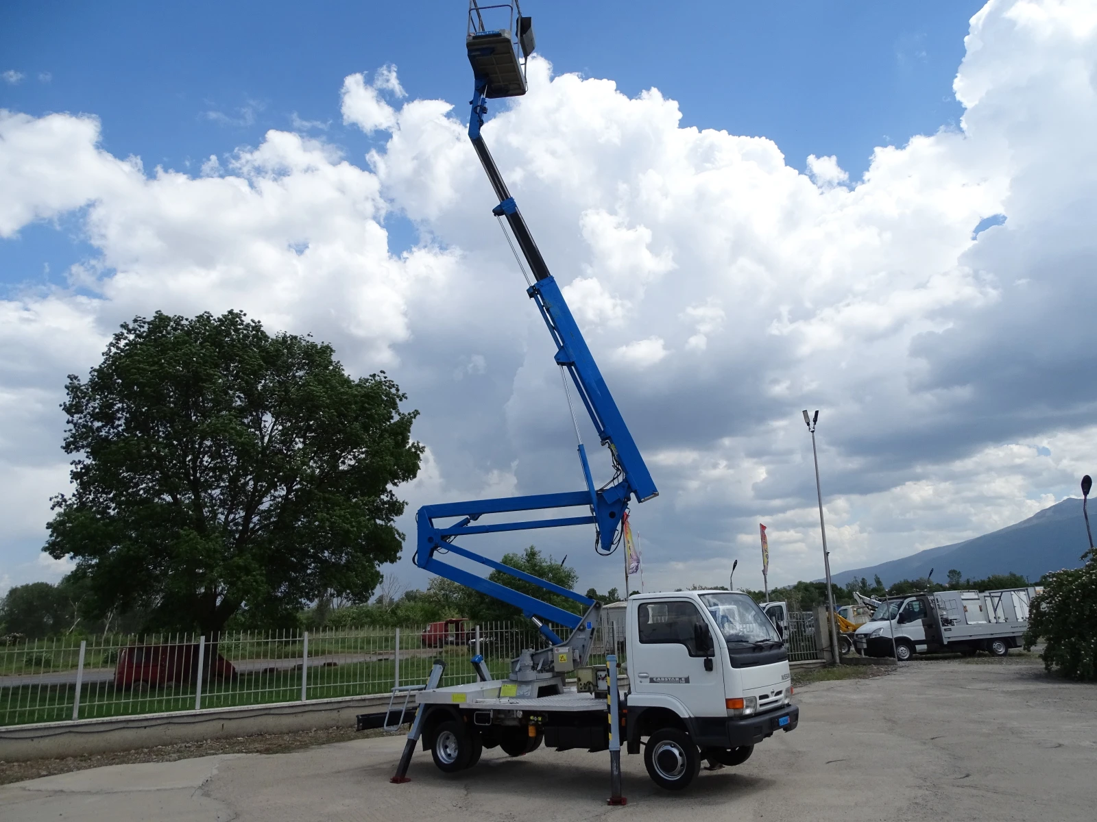 Автовишка Друга марка NISSAN CABSTAR-* PSF 20/2Z* 