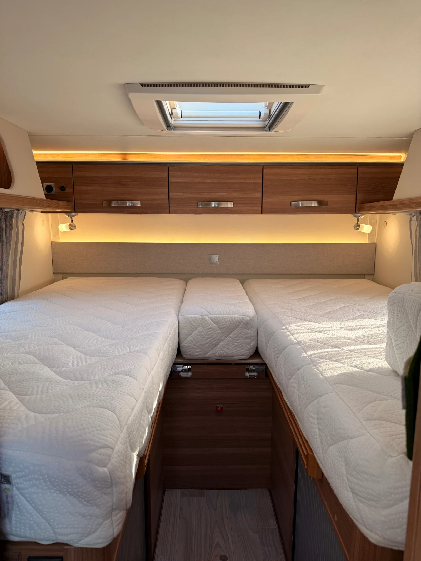 Кемпер Weinsberg Pepper, снимка 13 - Каравани и кемпери - 53867008