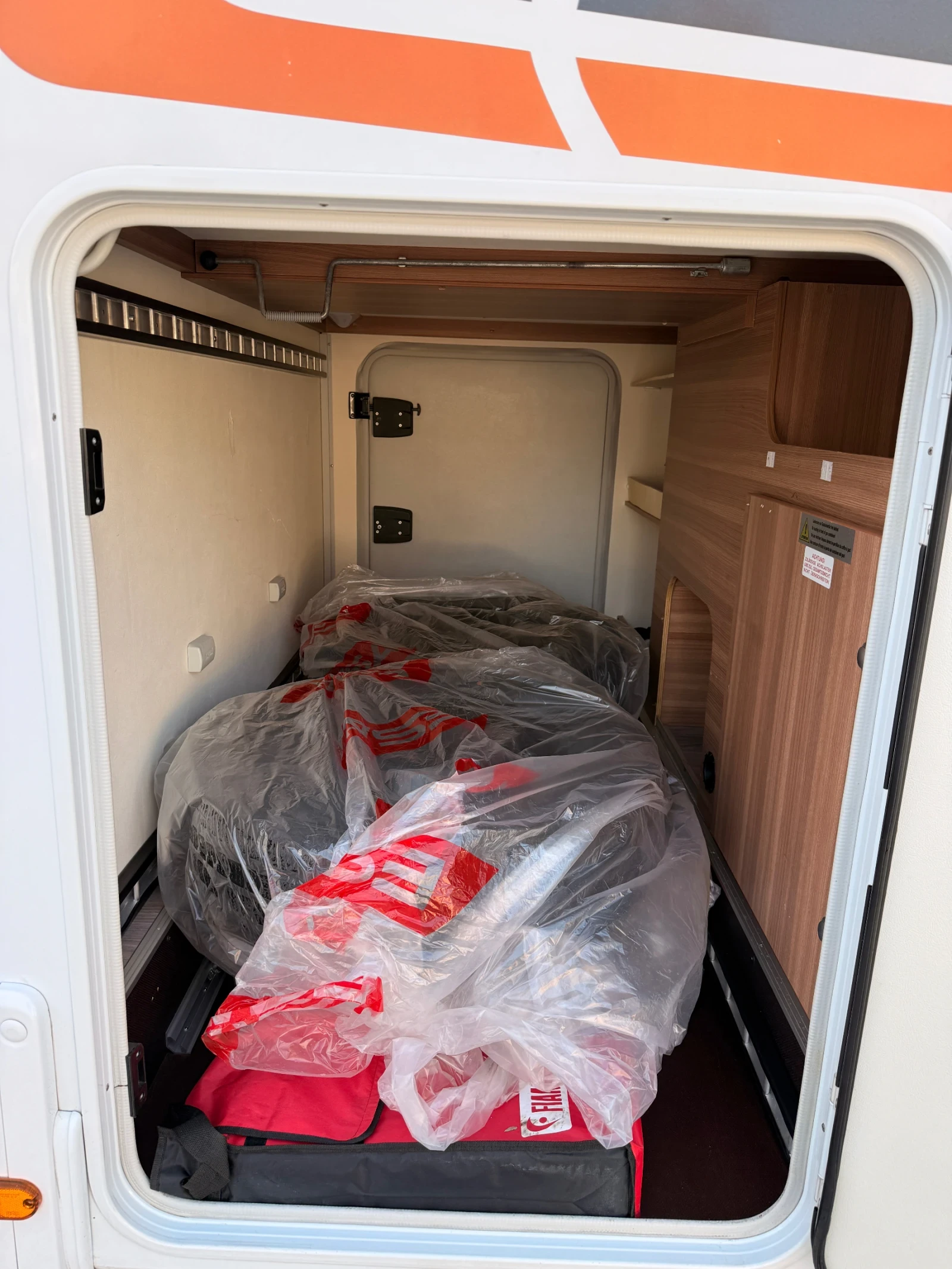 Кемпер Weinsberg Pepper, снимка 5 - Каравани и кемпери - 53867008