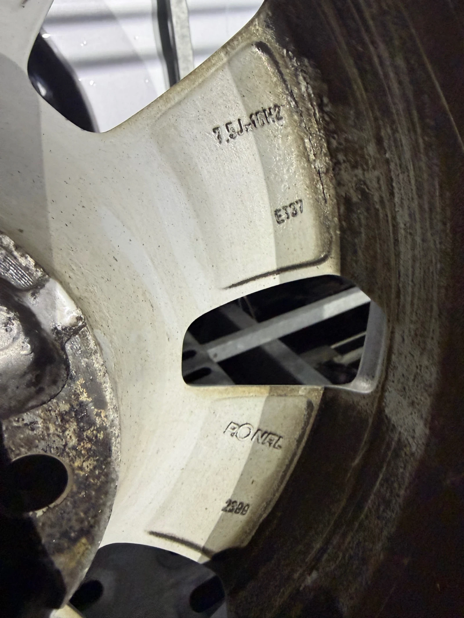 ���� � ������ 225/60R16 �� Audi | Mobile.bg � ����������� 7