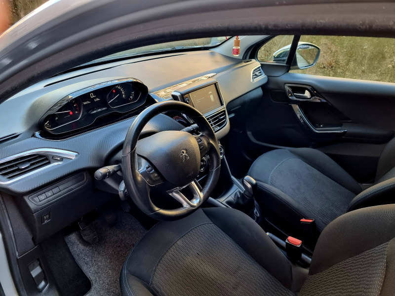 Peugeot 208 1.6 HDI 2017 E6, снимка 5 - Автомобили и джипове - 46078751