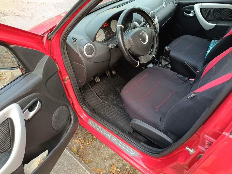 Dacia Sandero, снимка 17 - Автомобили и джипове - 48099319