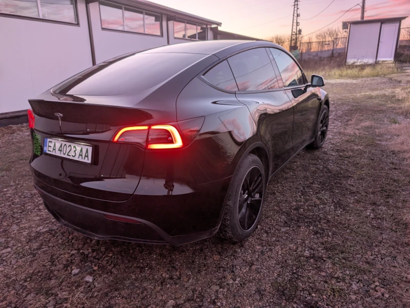 Tesla Model Y SR+ , снимка 9 - Автомобили и джипове - 48413967