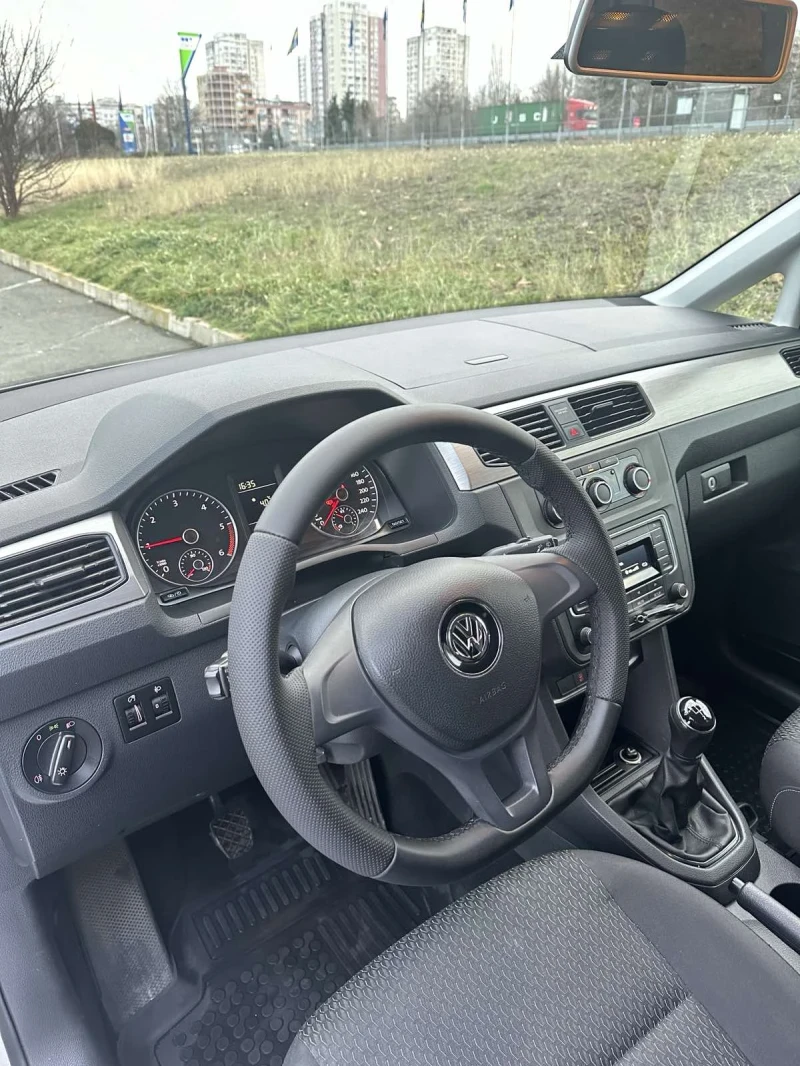 VW Caddy, снимка 14 - Автомобили и джипове - 48437420