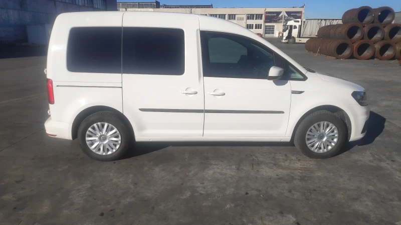 VW Caddy, снимка 6 - Автомобили и джипове - 48437420