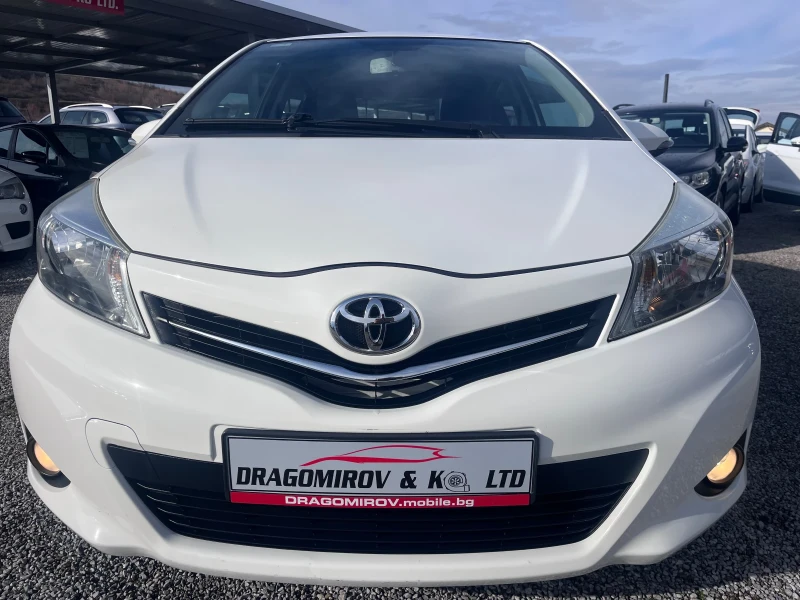 Toyota Yaris 1.3I Lounge, снимка 2 - Автомобили и джипове - 48443134