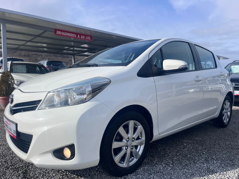 Toyota Yaris 1.3I Lounge, снимка 3 - Автомобили и джипове - 48443134