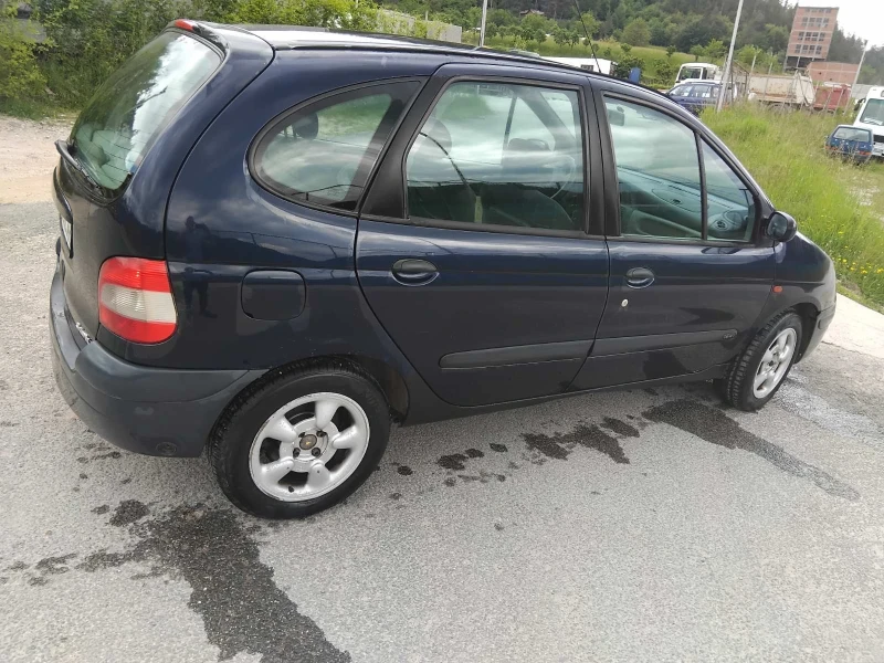 Renault Scenic, снимка 3 - Автомобили и джипове - 53057761