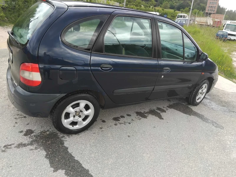 Renault Scenic, снимка 4 - Автомобили и джипове - 53057761