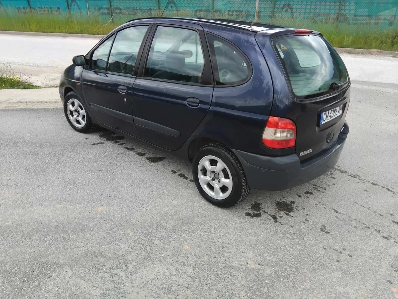 Renault Scenic, снимка 5 - Автомобили и джипове - 53057761