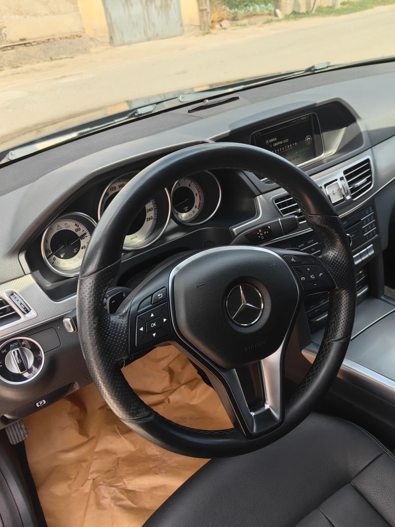 Mercedes-Benz E 200, снимка 14 - Автомобили и джипове - 50507873