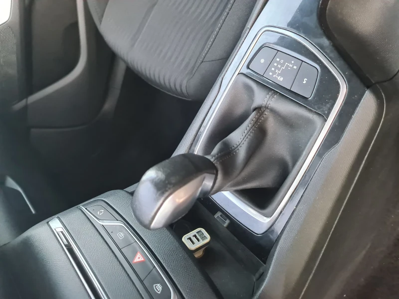 Peugeot 308 Лек, снимка 8 - Автомобили и джипове - 52553565