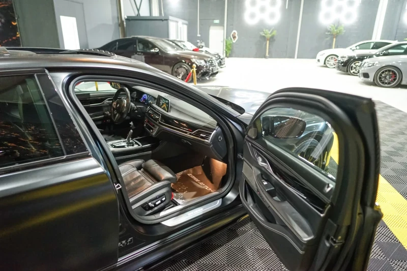 BMW 750 D XDRIVE BLACK FIRE EDITION 1OF150 ЛИЗИНГ 100%, снимка 13 - Автомобили и джипове - 52706299