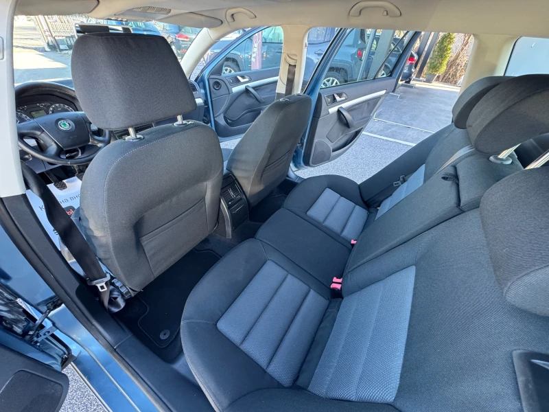 Skoda Octavia 1.6 I НОВ ВНОС, снимка 12 - Автомобили и джипове - 52750098