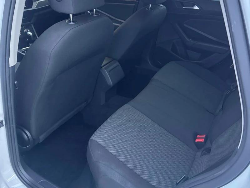 VW Jetta * Comfortline * CARFAX * БЕЗ ПЪРВОНАЧАЛНА ВНОСКА, снимка 13 - Автомобили и джипове - 53153846