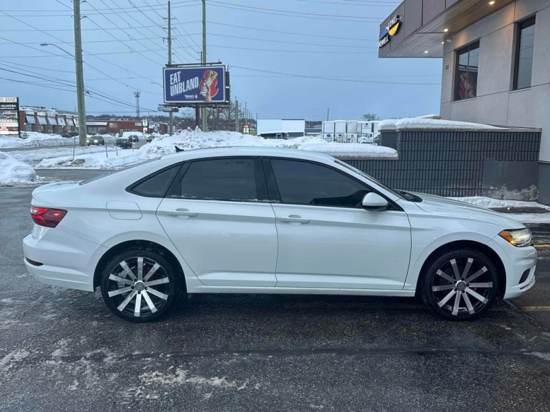 VW Jetta * Comfortline * CARFAX * БЕЗ ПЪРВОНАЧАЛНА ВНОСКА, снимка 3 - Автомобили и джипове - 53153846