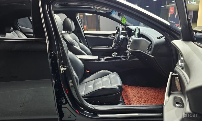 Kia Stinger, снимка 10 - Автомобили и джипове - 53459405