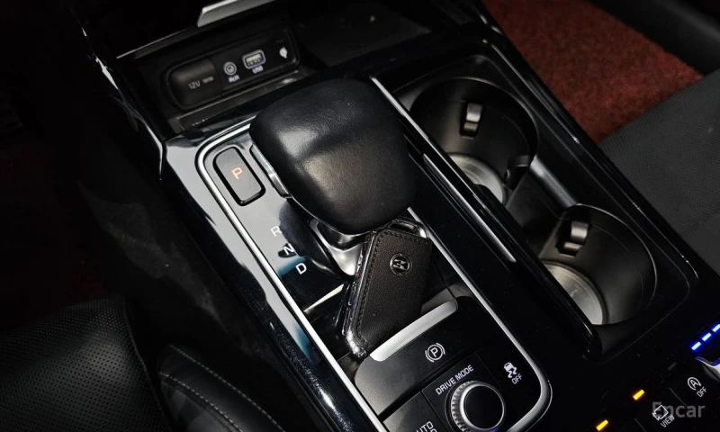 Kia Stinger, снимка 9 - Автомобили и джипове - 53459405