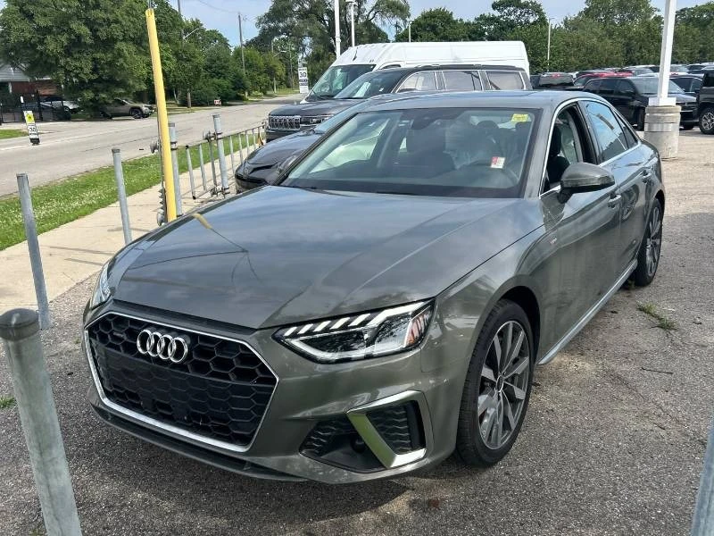 Audi A4 * Progressiv * Комплект гуми * CARFAX 