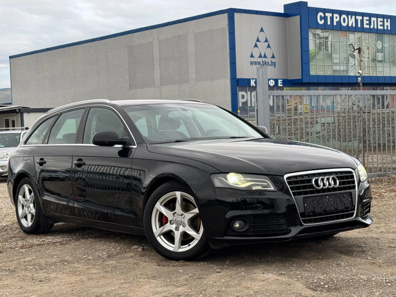 Audi A4 2.0TDI 143.к.с НАВИ ЛИЗИГ - [1] 