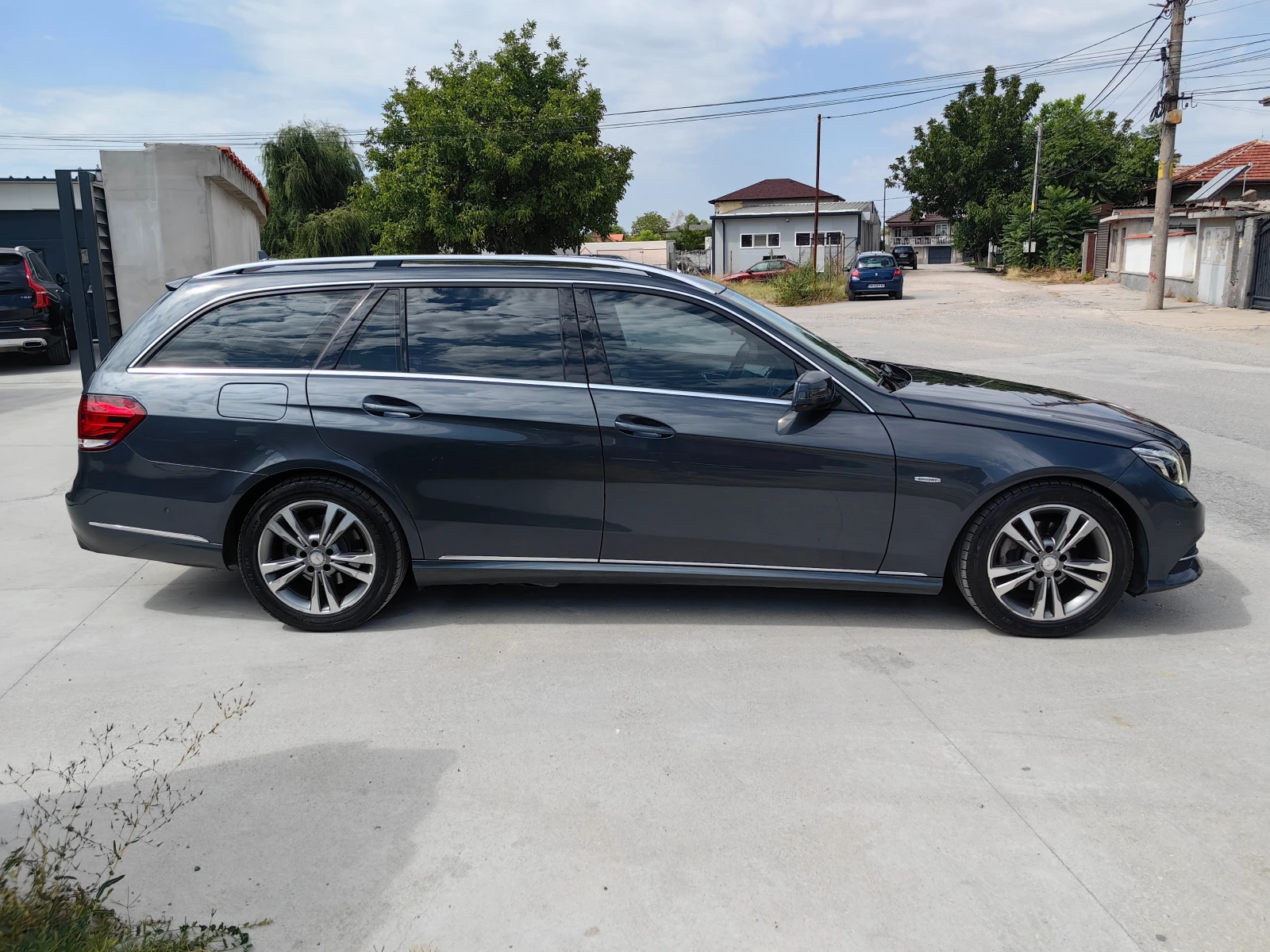 Mercedes-Benz E 200  - изображение 7