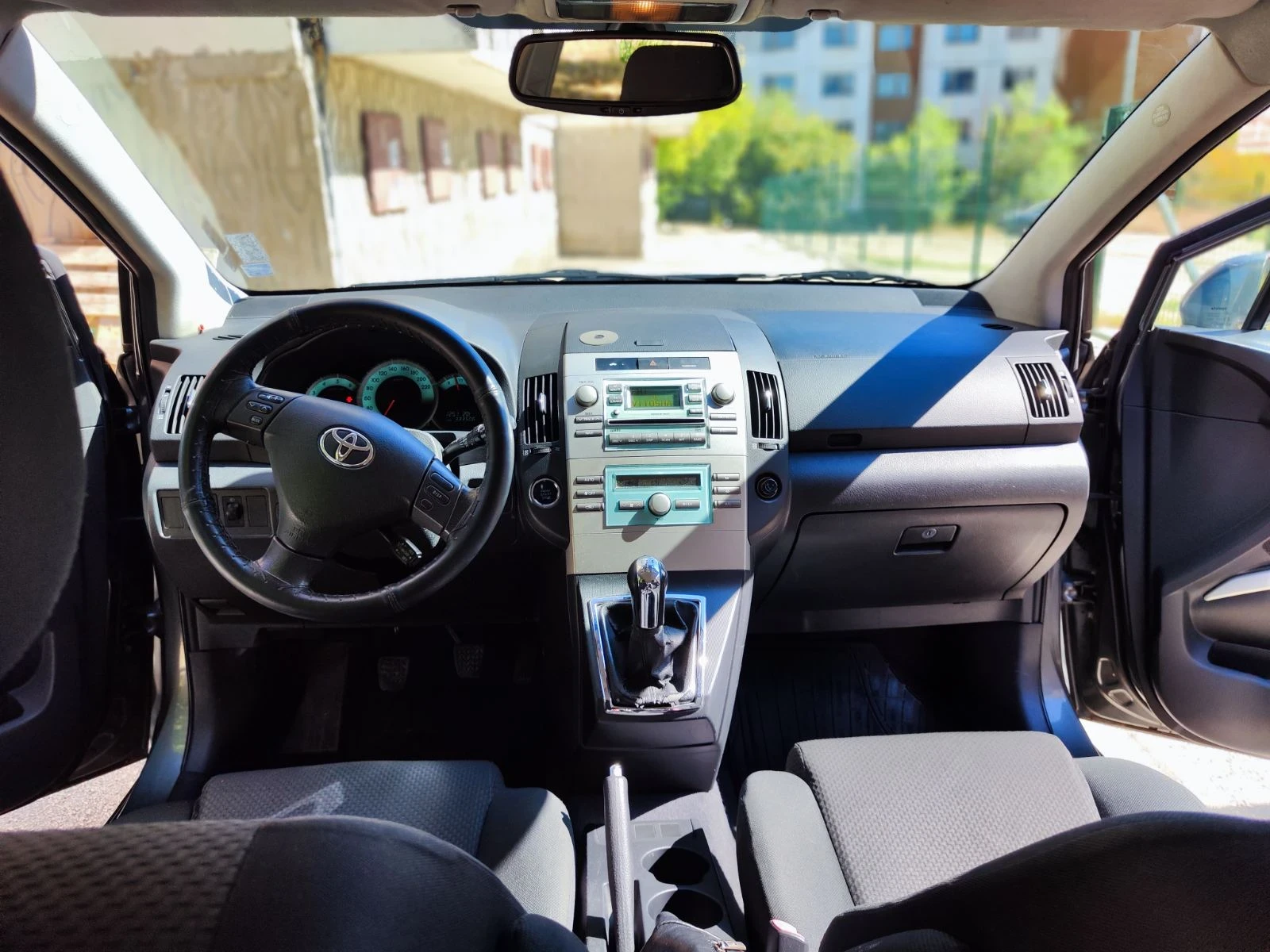 Toyota Corolla verso  - изображение 6