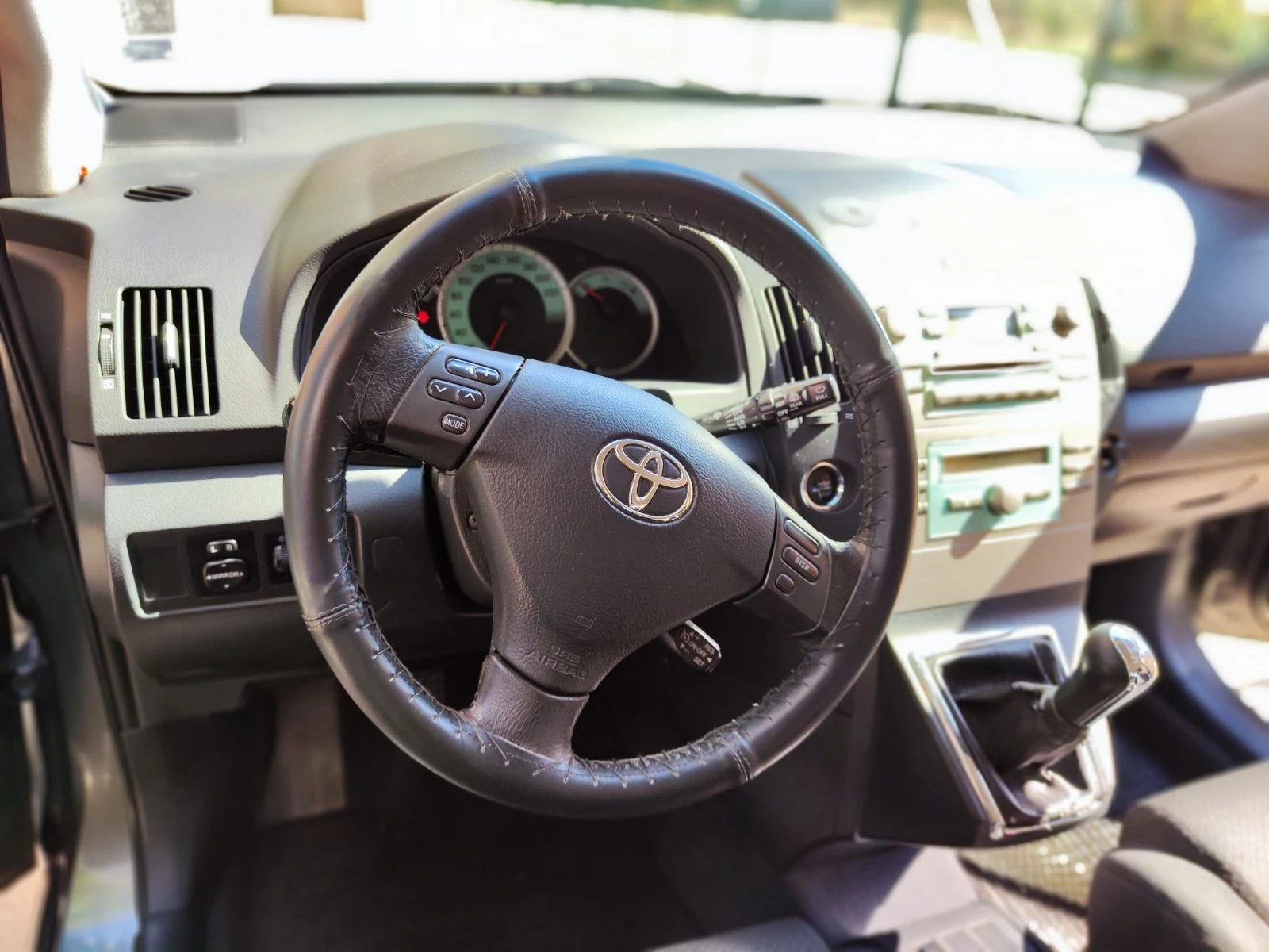 Toyota Corolla verso  - изображение 9