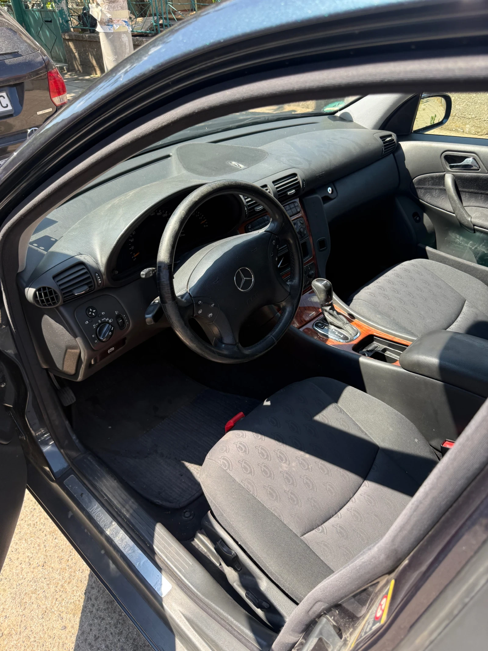 Mercedes-Benz C 200  - изображение 8