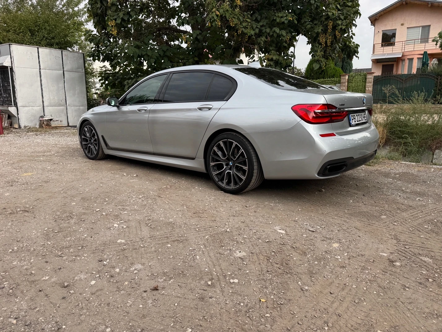 BMW 750 LONG/ XDRIVE - изображение 4