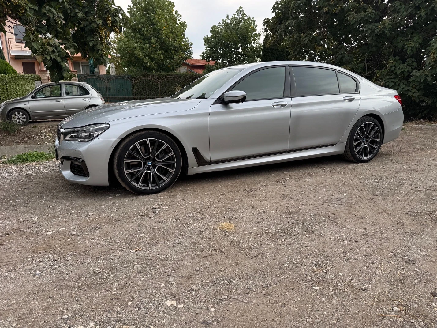 BMW 750 LONG/ XDRIVE - изображение 5