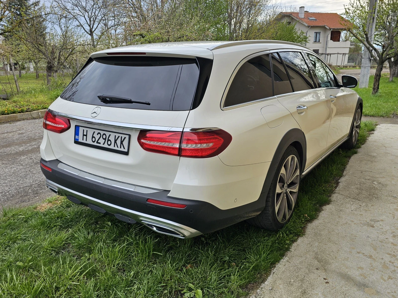 Mercedes-Benz E 220 All-terrain  - изображение 6