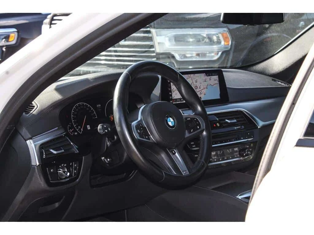 BMW 540 * xDrive * CARFAX * ЦЕНА ДО БГ, снимка 12 - Автомобили и джипове - 53760351