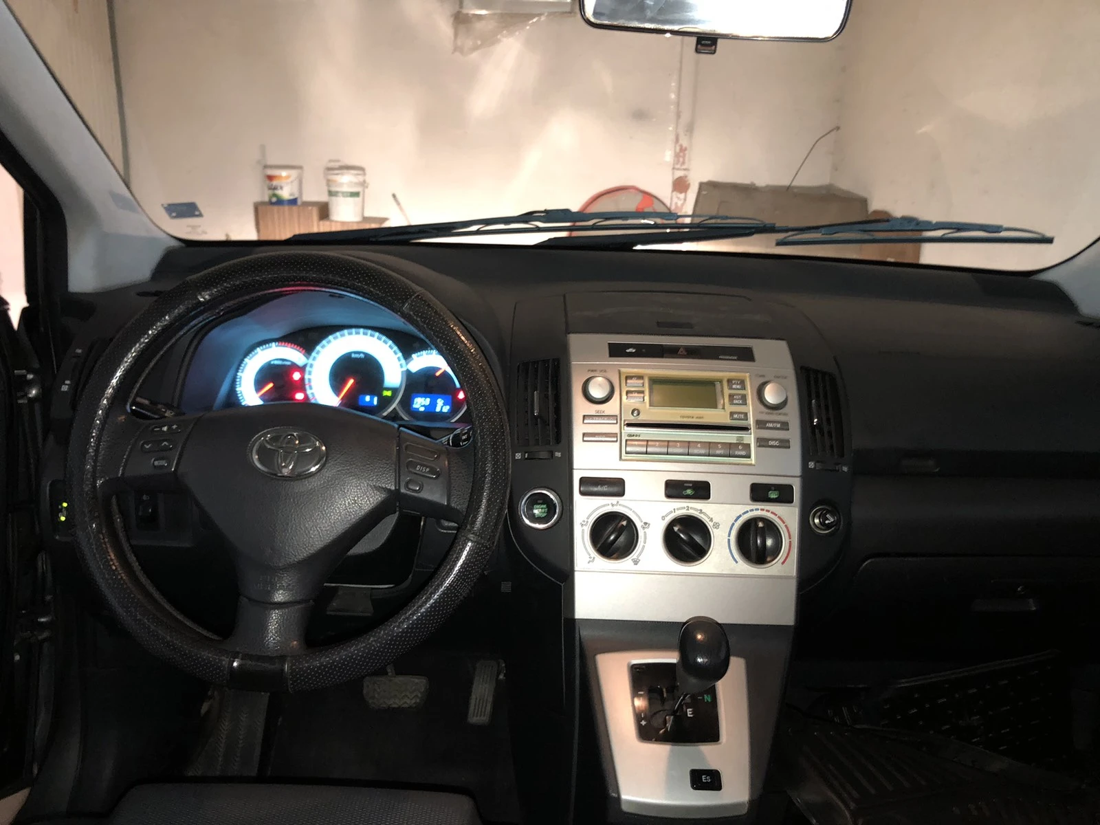 Toyota Corolla verso 1.8 VVT-i , снимка 8 - Автомобили и джипове - 53851212